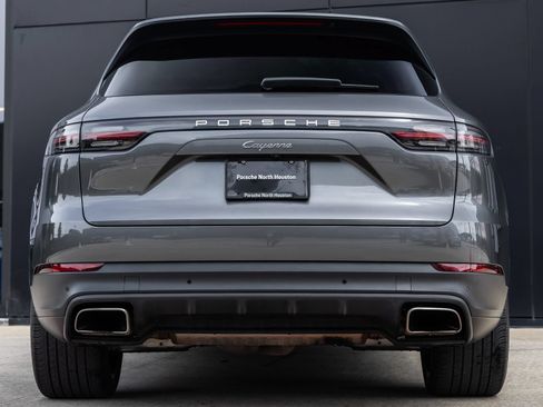 Used 2022 Porsche Cayenne AWD/4WD image 10