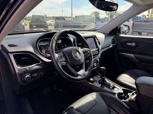 Used 2019 Jeep Cherokee Limited AWD/4WD image 17
