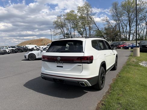 New 2026 Volkswagen Atlas Peak Edition AWD/4WD image 4