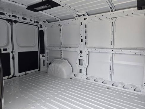 Used 2025 RAM ProMaster 2500 w/ Premium Convenience Group image 30