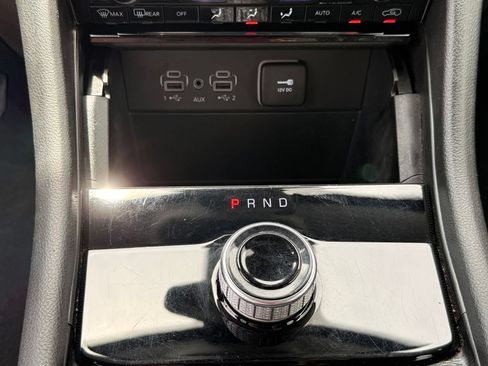 Used 2024 Jeep Grand Cherokee Laredo RWD image 33