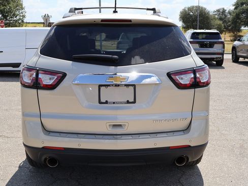 Used 2014 Chevrolet Traverse LTZ FWD image 7