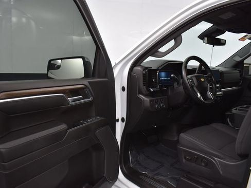Used 2023 Chevrolet Silverado 1500 LT AWD/4WD image 5