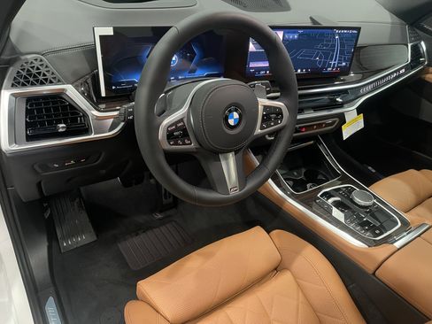 New 2026 BMW X5 xDrive40i w/ M Sport Package AWD/4WD image 7