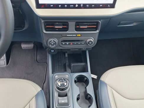 Used 2025 Ford Maverick Lariat w/ 4K Tow Package AWD/4WD image 14