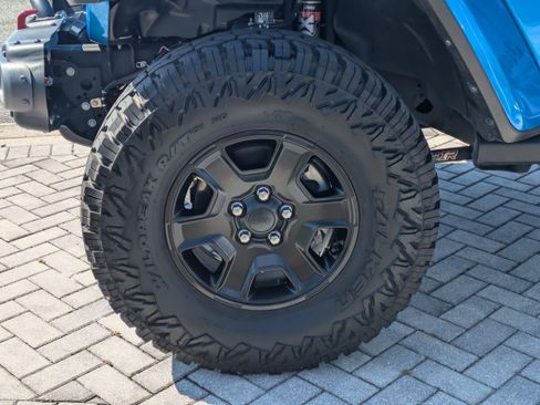 Used 2023 Jeep Gladiator Mojave w/ LED Lighting Group image 3