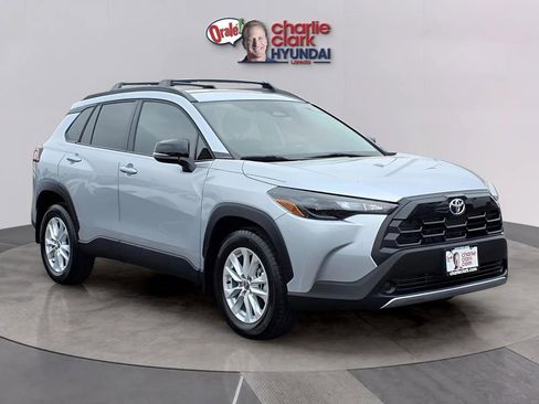 Used 2026 Toyota Corolla Cross LE FWD image 7