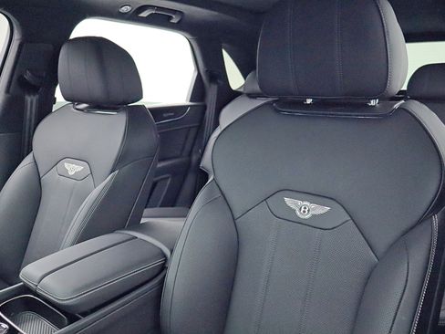 New 2025 Bentley Bentayga image 33