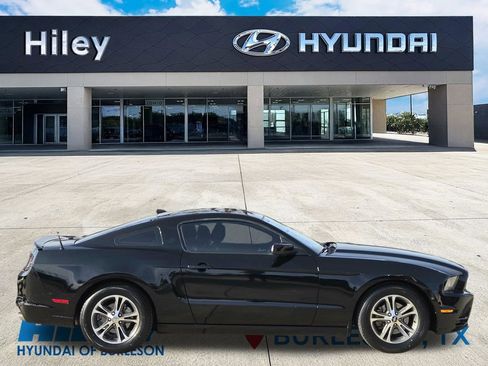 Used 2014 Ford Mustang Premium image 3