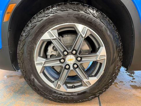 Used 2025 Chevrolet Blazer LT AWD/4WD image 11