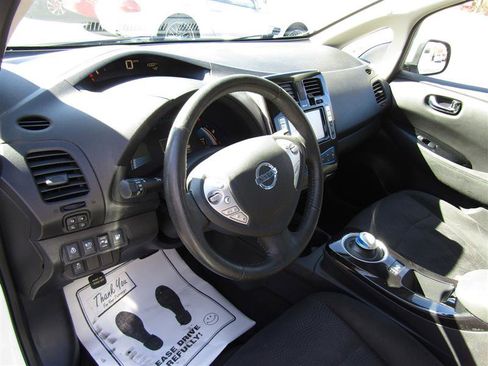 Used 2015 Nissan Leaf SV w/ LED & Quick Charge Package image 12