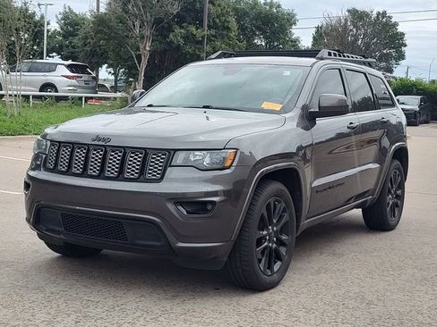 Certified 2019 Jeep Grand Cherokee Altitude AWD/4WD image 7