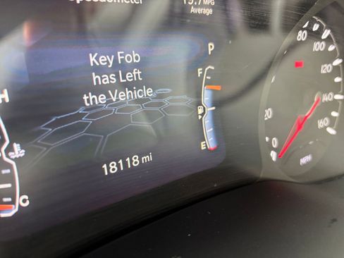 Used 2025 Jeep Compass Trailhawk image 40