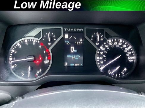 Used 2022 Toyota Tundra SR5 w/ SR5 Convenience Package AWD/4WD image 2