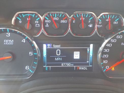 Used 2019 Chevrolet Tahoe LT image 14