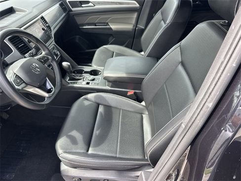 Used 2021 Volkswagen Atlas Cross Sport SE w/ Panoramic Sunroof Package image 21