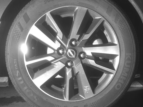 Used 2025 Nissan Versa SV image 13