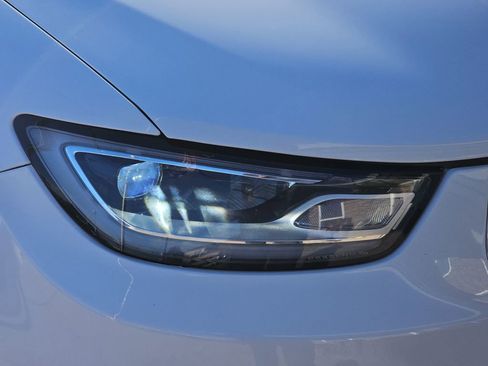 Used 2024 Chrysler Pacifica Touring-L image 34