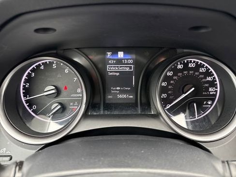 Used 2023 Toyota Camry SE image 12