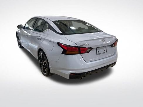Certified 2024 Nissan Altima 2.5 SR w/ SR Premium Package image 3