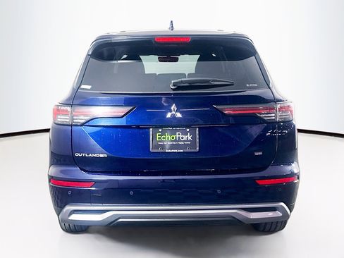 Used 2025 Mitsubishi Outlander SE image 7