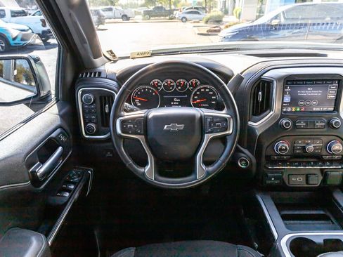 Used 2021 Chevrolet Silverado 1500 LT Trail Boss w/ Convenience Package II image 11