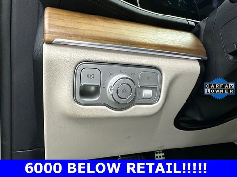 Used 2022 Mercedes-Benz GLS 450 4MATIC w/ AMG Line Exterior image 35