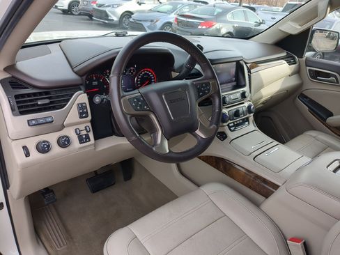 Used 2015 GMC Yukon Denali w/ Premium Package image 16