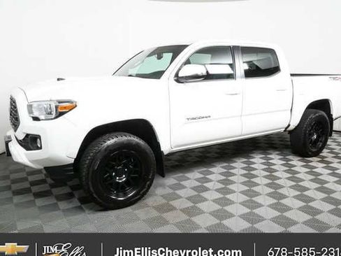 Used 2022 Toyota Tacoma TRD Sport w/ Technology Package AWD/4WD image 26