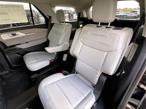 New 2026 Ford Explorer Active w/ Active Comfort Package image 22