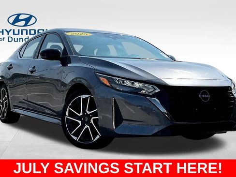 Used 2025 Nissan Sentra SR FWD image 2