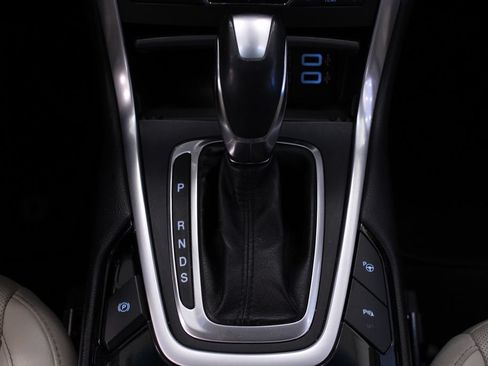 Used 2018 Ford Edge Titanium w/ Equipment Group 302A FWD image 28