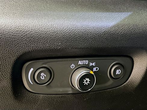 Used 2020 Chevrolet Traverse RS image 22