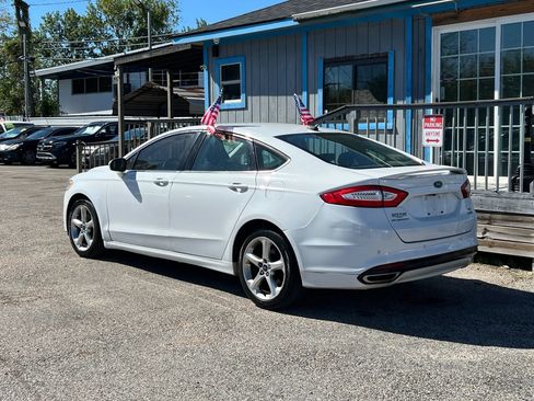 Used 2016 Ford Fusion SE image 8