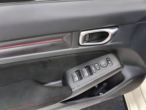 Used 2024 Honda Civic Type R image 10