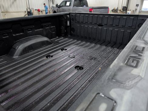 Used 2025 GMC Sierra 3500 AT4 w/ AT4 Premium Plus Package image 7