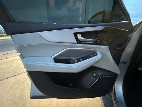 Used 2025 Acura MDX w/ Technology Package image 18