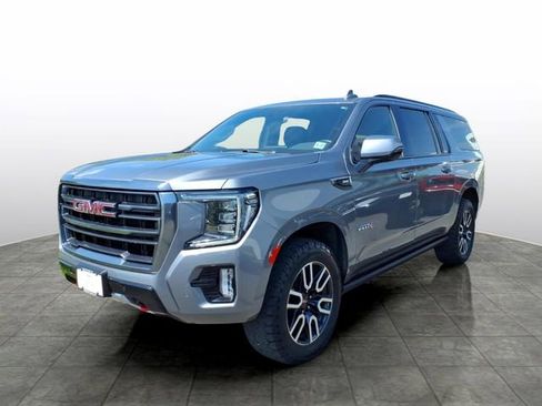 Used 2022 GMC Yukon XL AT4 AWD/4WD image 3