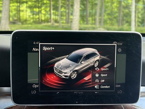 Used 2017 Mercedes-Benz GLC 300 4MATIC image 40