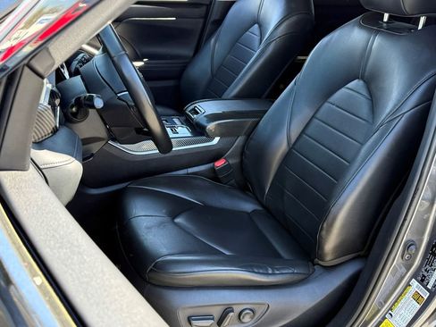 Used 2020 Toyota Highlander XLE AWD/4WD image 25