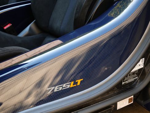 Used 2022 McLaren 765LT RWD image 16