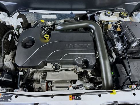 Used 2023 GMC Terrain SLT image 9