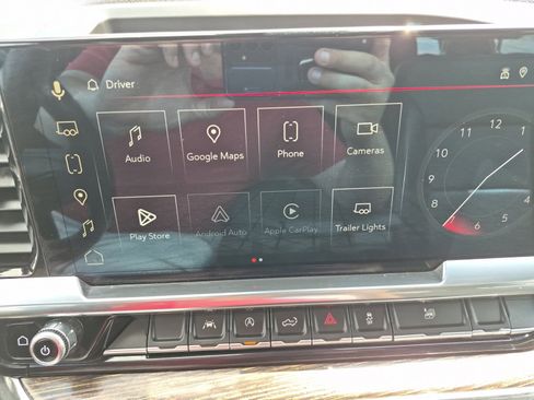 Used 2024 GMC Sierra 1500 Elevation image 16