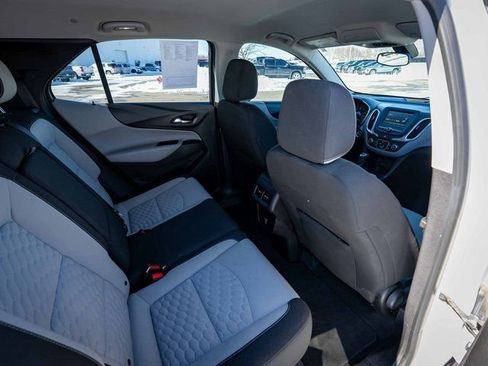 Used 2018 Chevrolet Equinox LS image 24