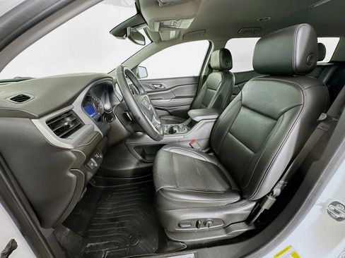 Used 2023 GMC Acadia SLT image 13