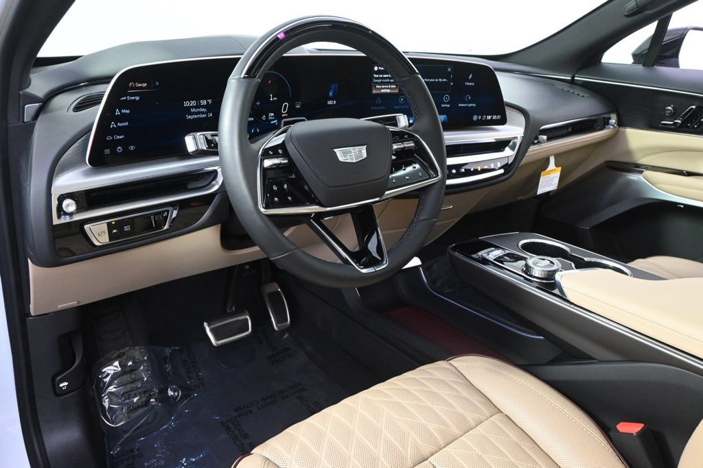 Certified 2026 Cadillac Lyriq Signature Luxury w/ Nappa Leather Package AWD/4WD image 11