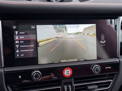 New 2026 Porsche Macan image 19