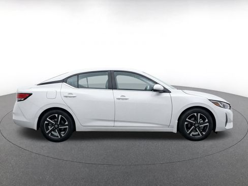 Used 2025 Nissan Sentra SV FWD image 10