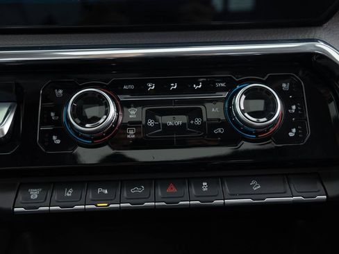 Used 2025 GMC Sierra 2500 Denali w/ Denali Reserve Package image 35