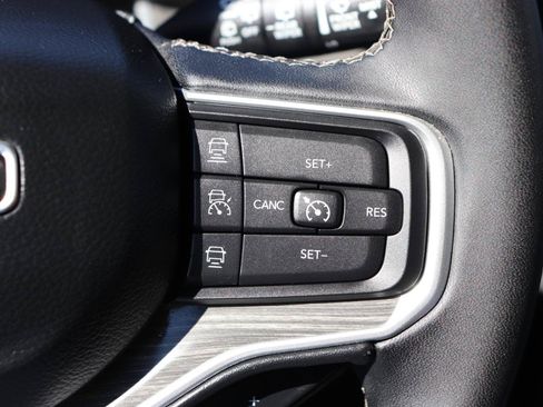 Used 2024 Jeep Wagoneer Series III AWD/4WD image 37